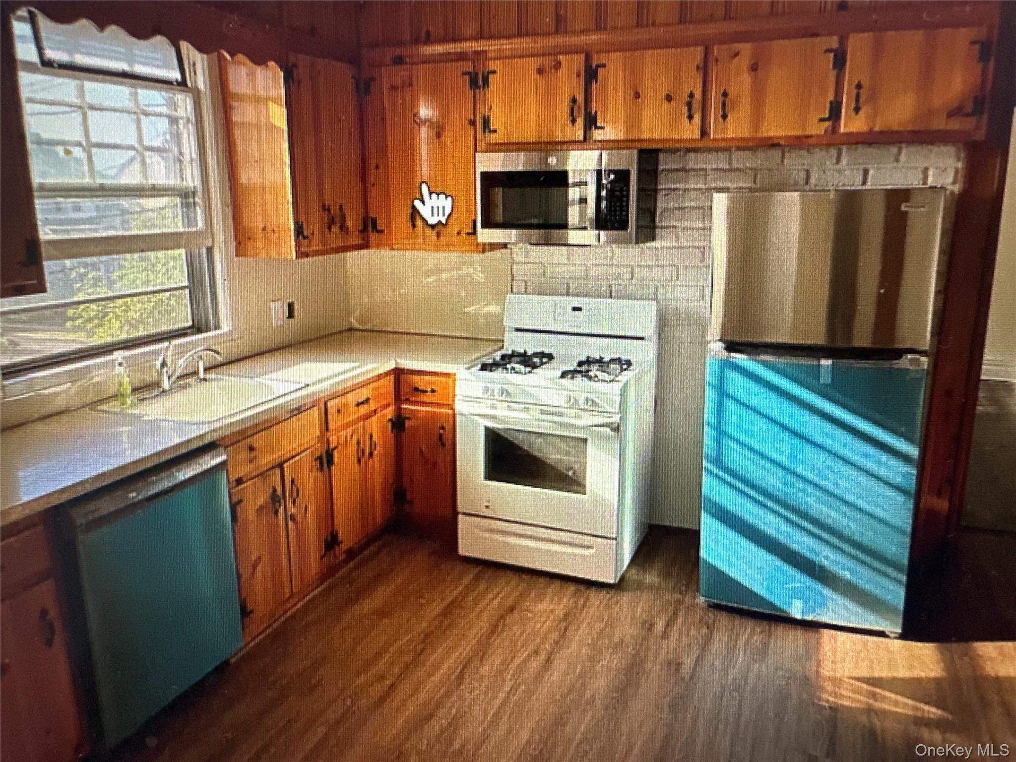 42 Vernon Avenue, Unit 2 photo 2