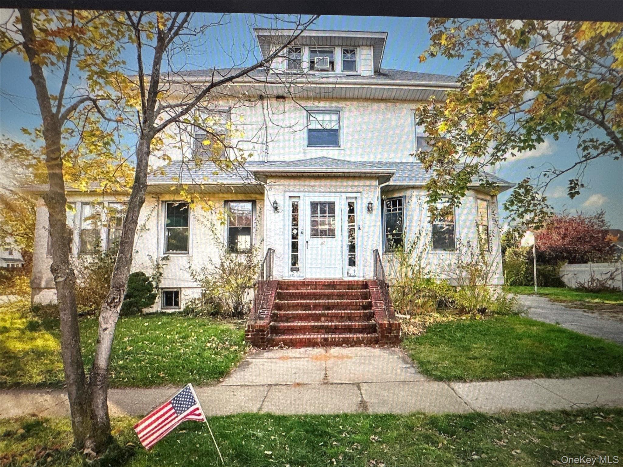 42 Vernon Avenue, Unit 2