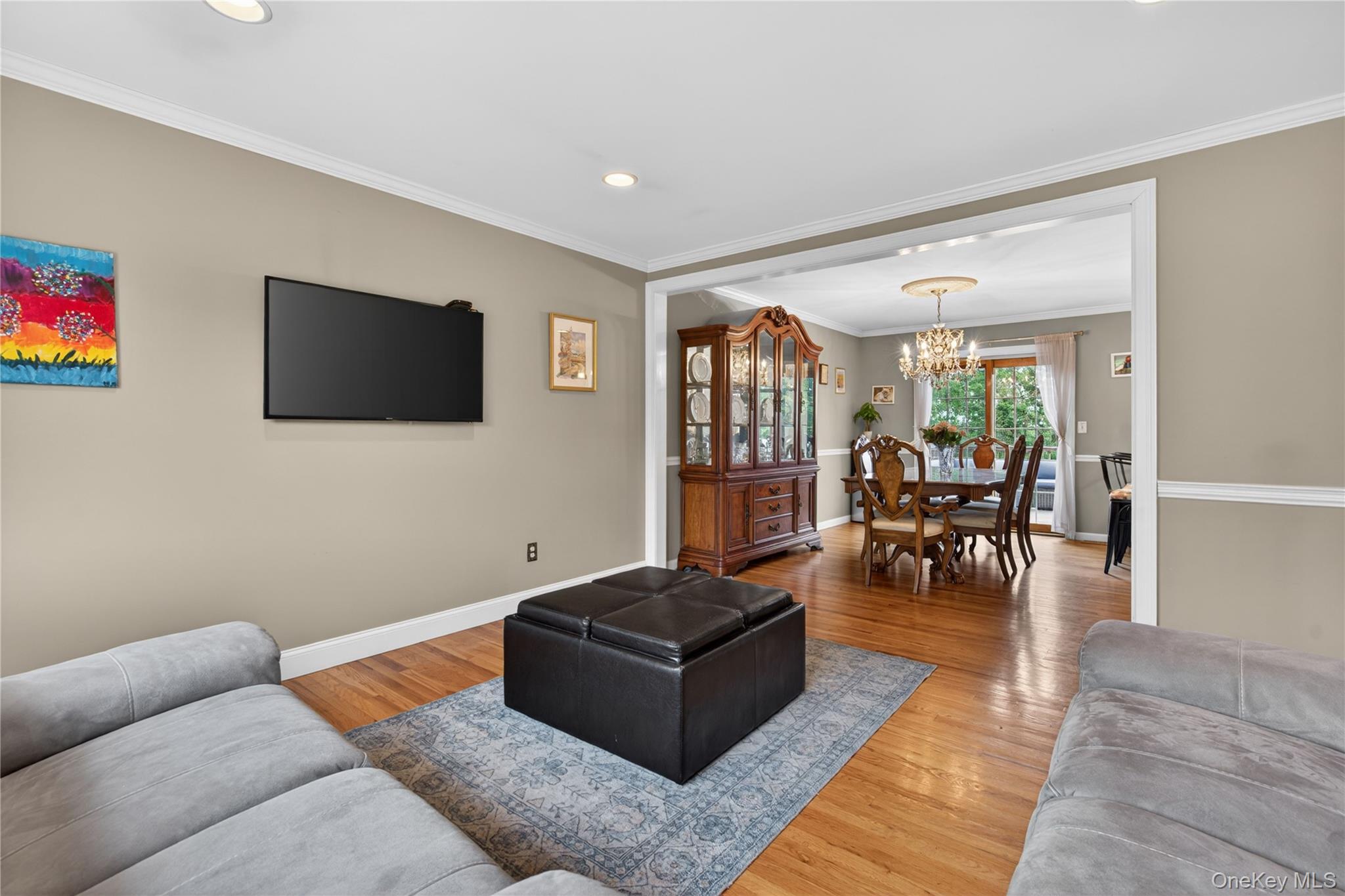 5 Columbia Circle – For Sale photo 4