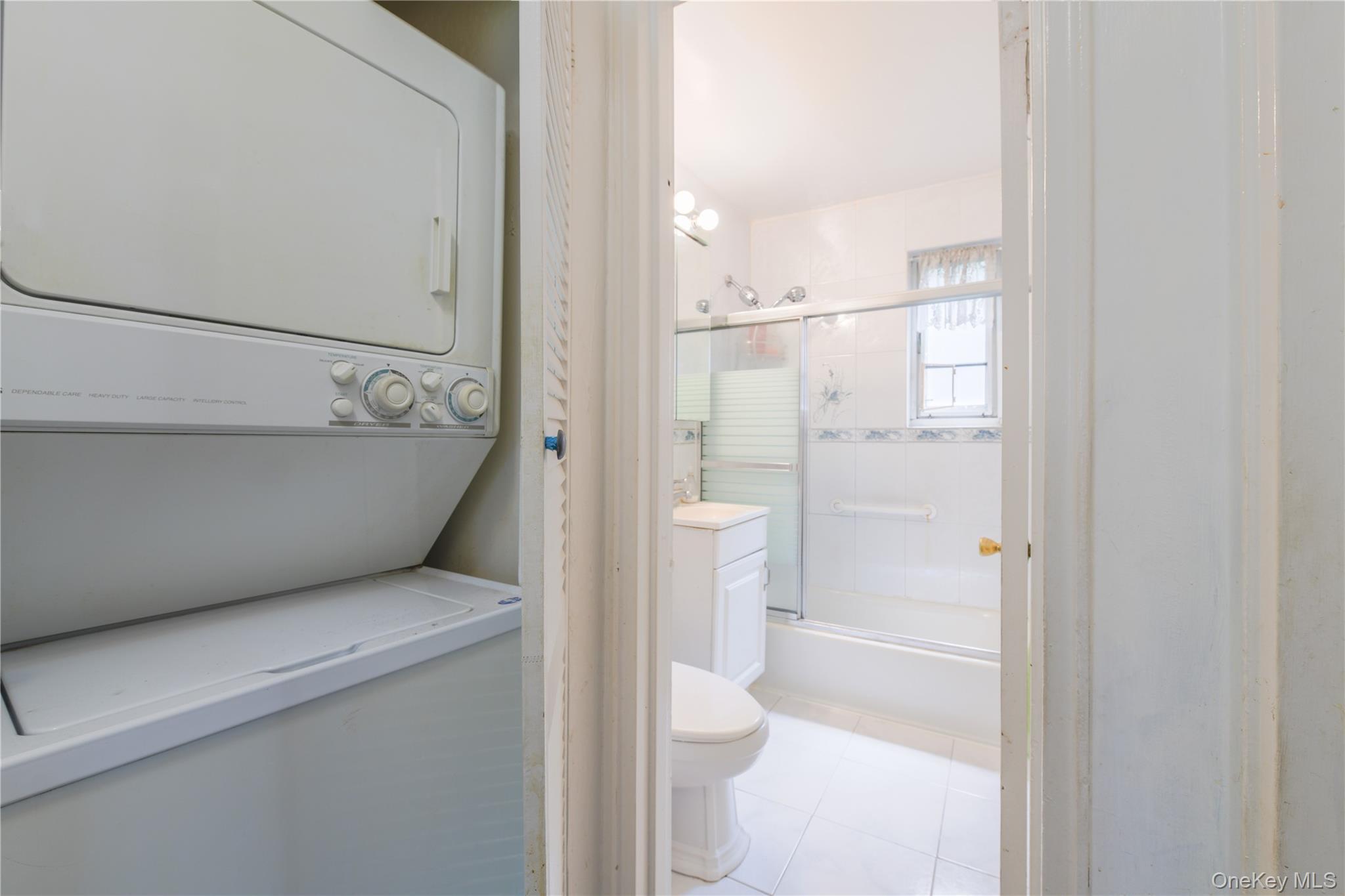 225-35 88 Avenue, Unit 42-9 photo 11