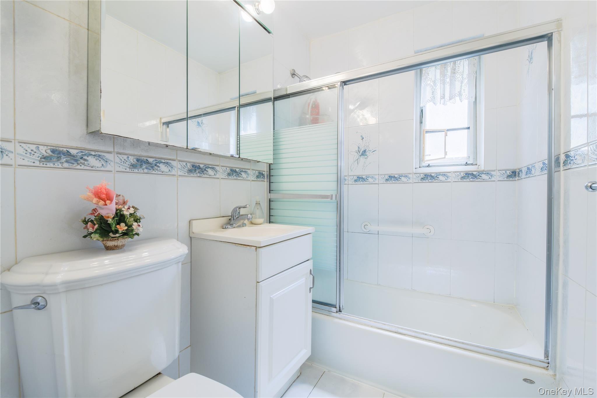 225-35 88 Avenue, Unit 42-9 photo 12
