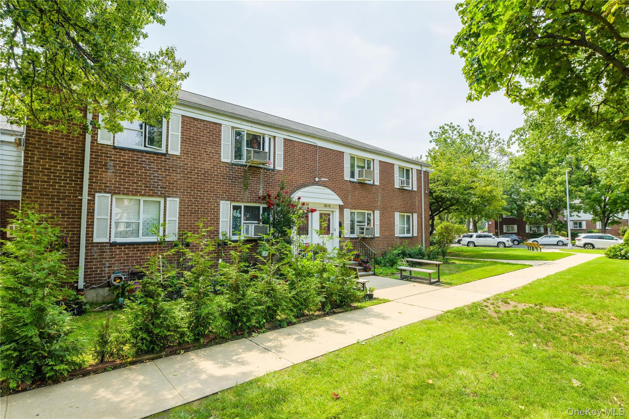 225-35 88 Avenue, Unit 42-9