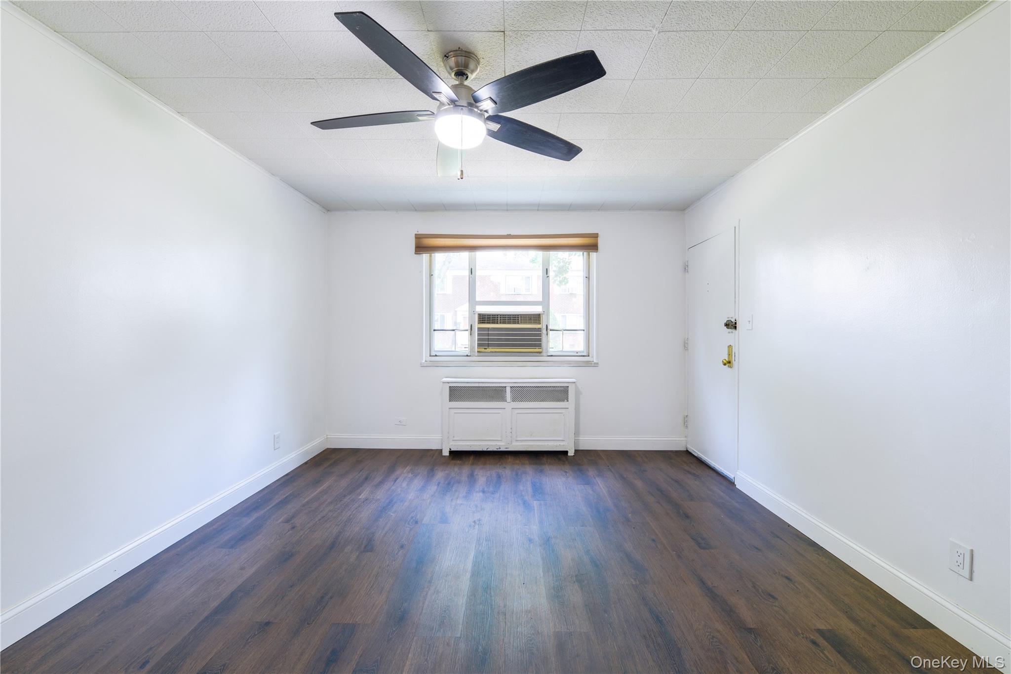 225-35 88 Avenue, Unit 42-9 photo 3