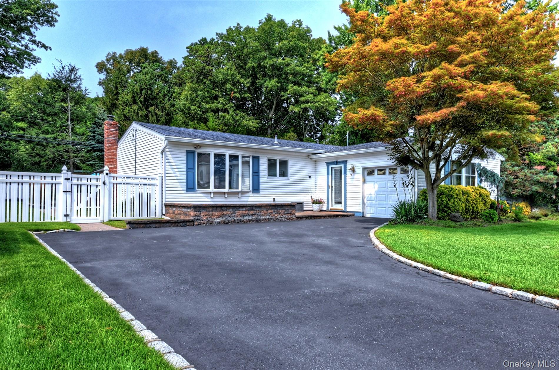 116 Shenandoah Boulevard N – For Sale photo 2
