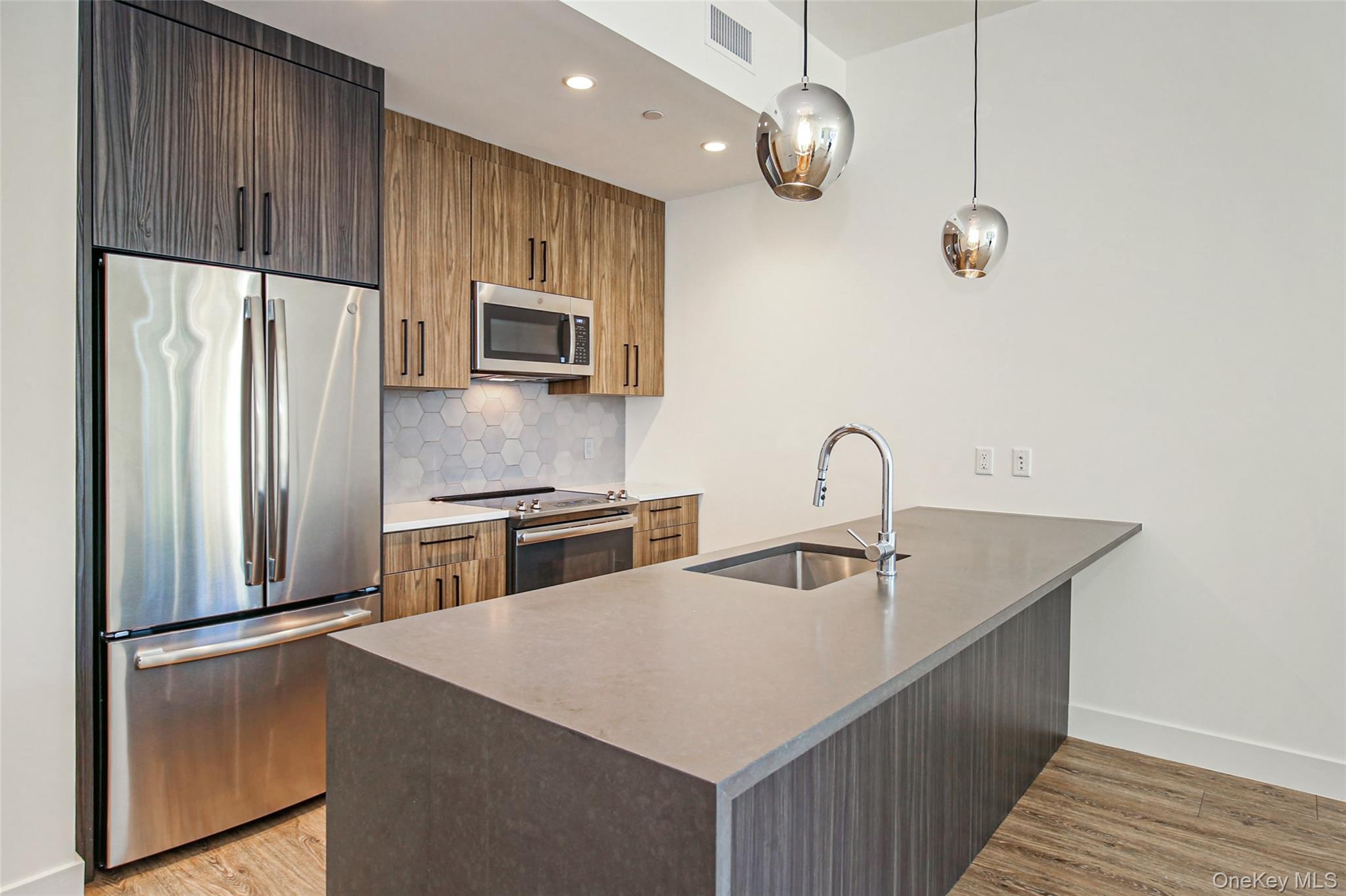 39 Washington Avenue, Unit 201 photo 3