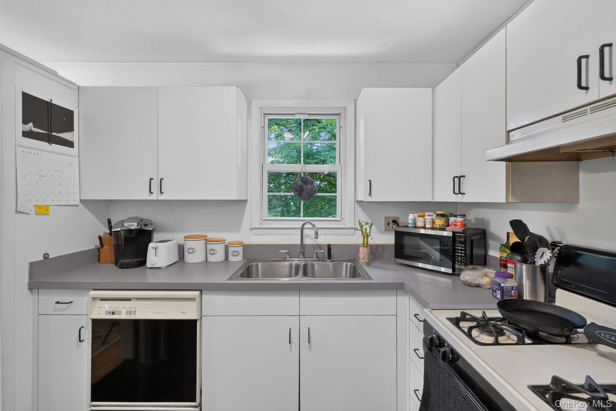 4 Dove Court, Unit V photo 8