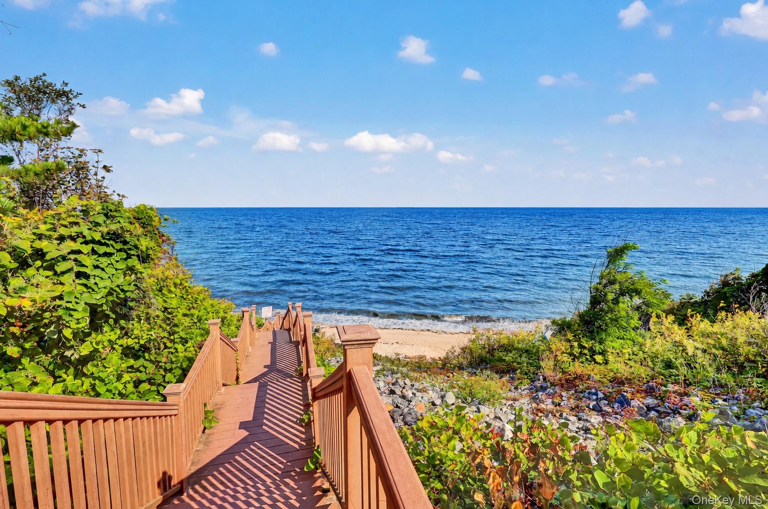 5 Woodcliff Trail – For Sale photo 2