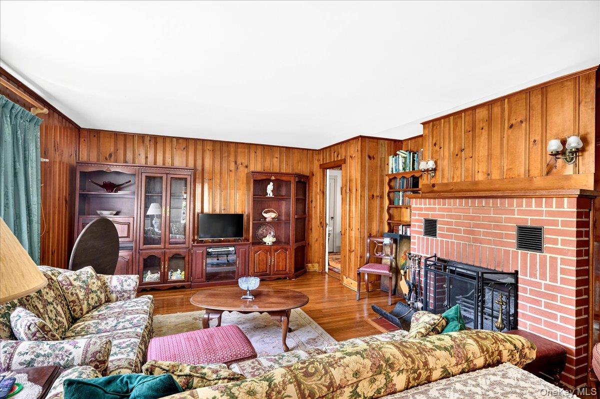 35 Biltmore Drive – For Sale photo 4