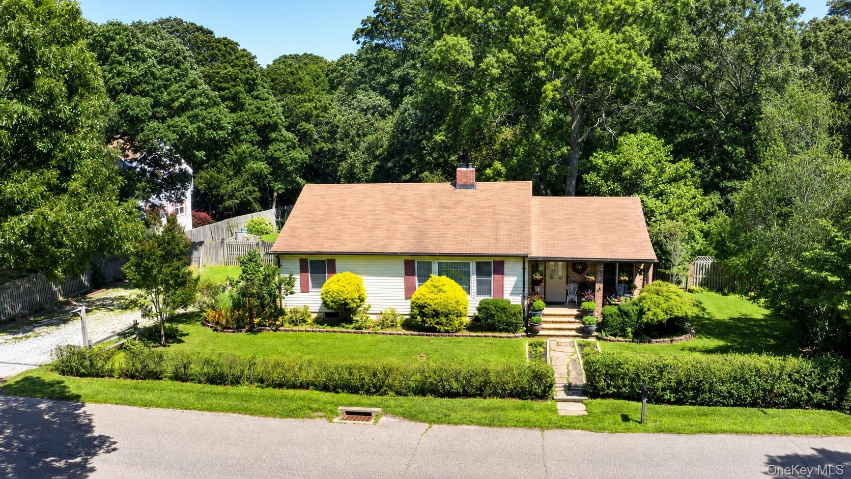 35 Biltmore Drive – For Sale photo 3