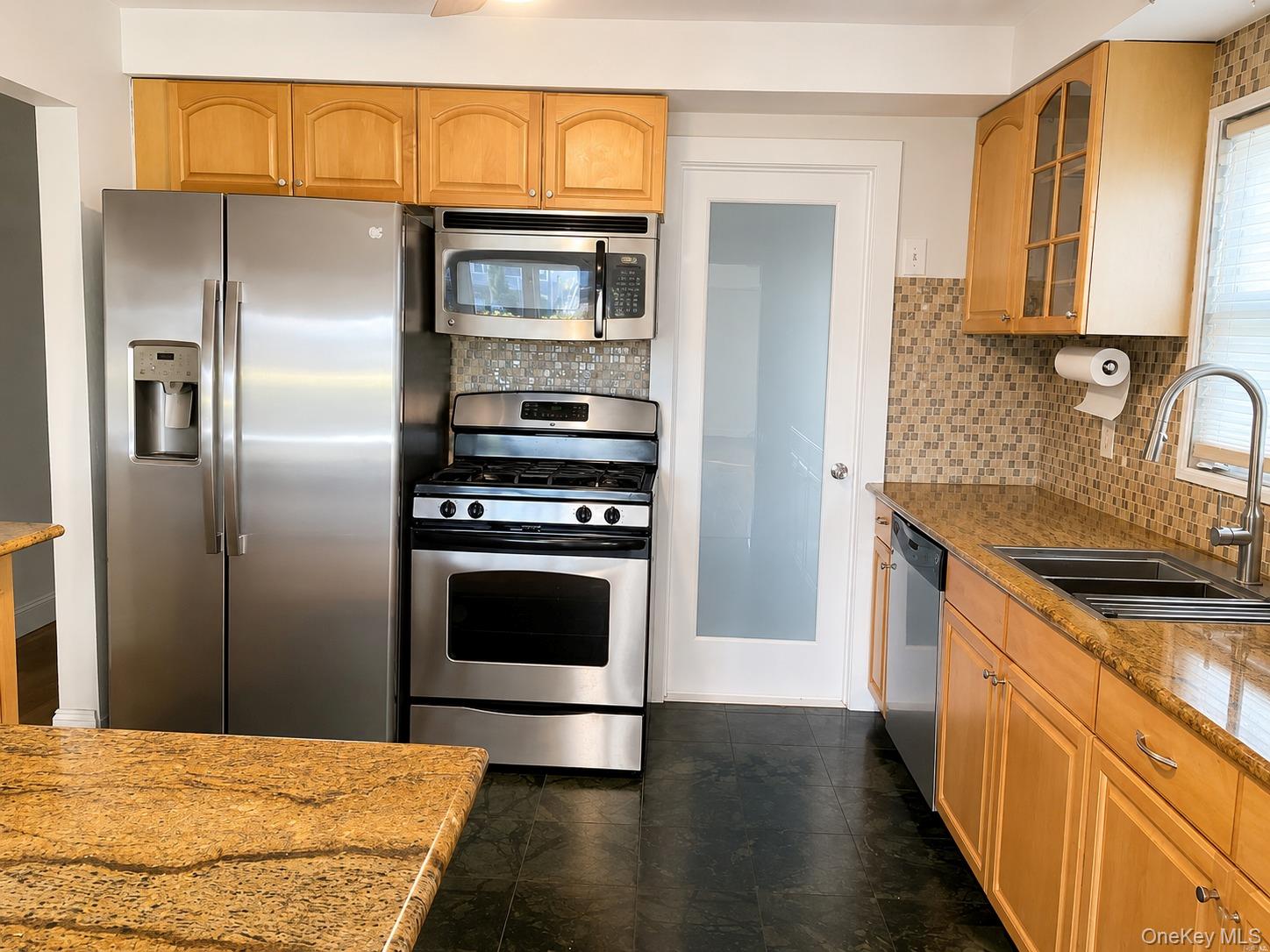 541 E Park Avenue, Unit 1st Floor photo 4