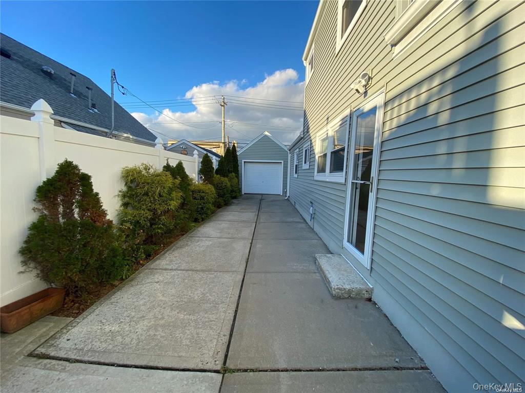 541 E Park Avenue, Unit 1st Floor photo 17