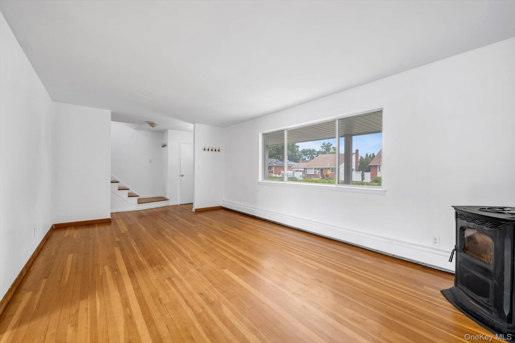 3 Evelyn Lane – For Sale photo 3