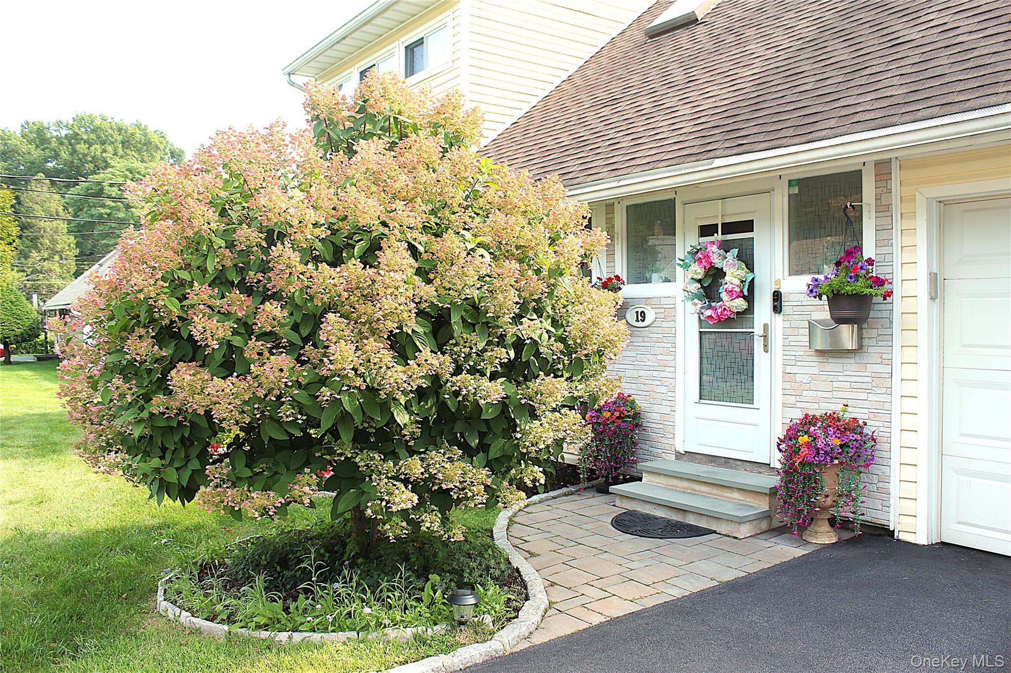 19 Jean Lane – For Sale photo 2