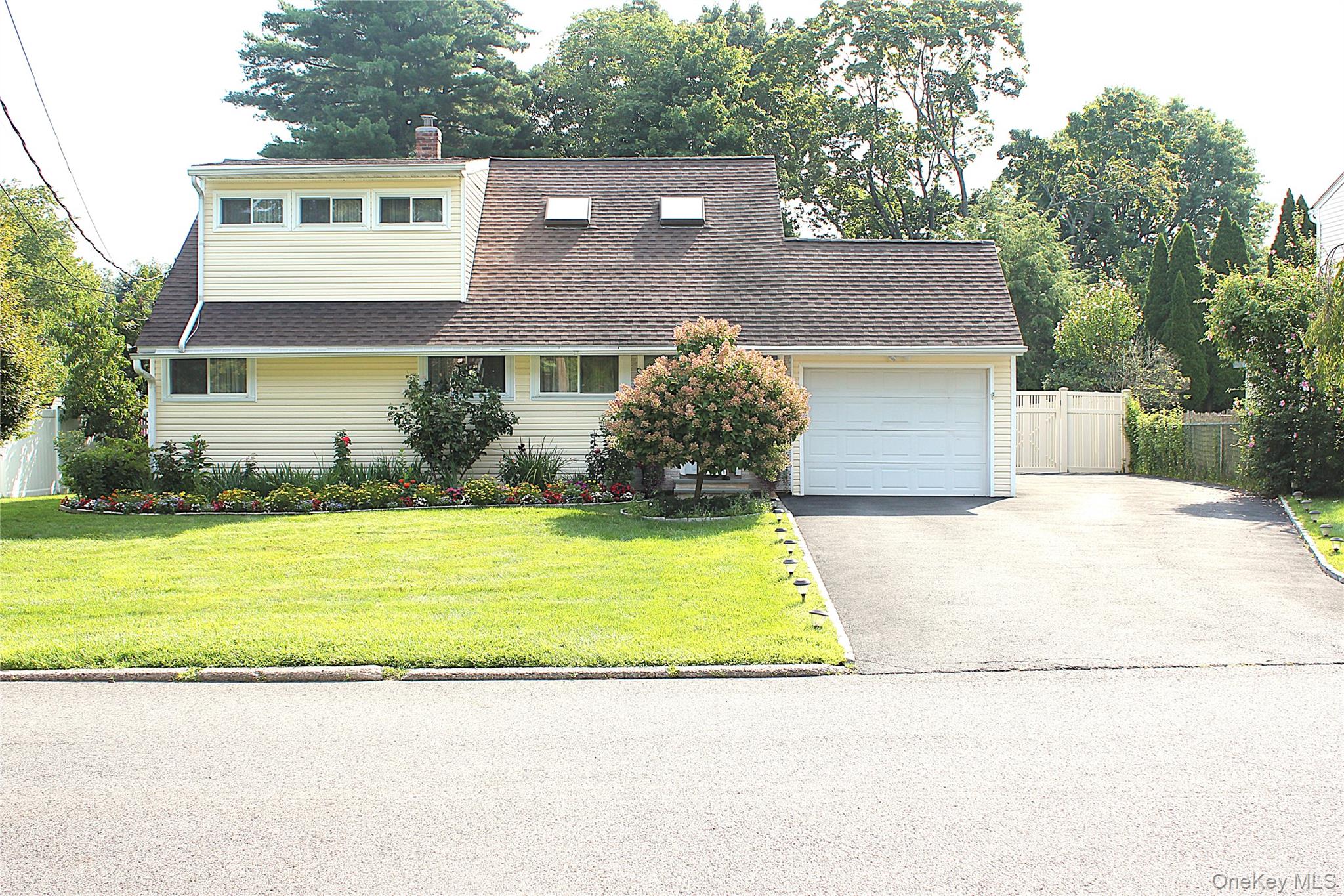 19 Jean Lane – For Sale