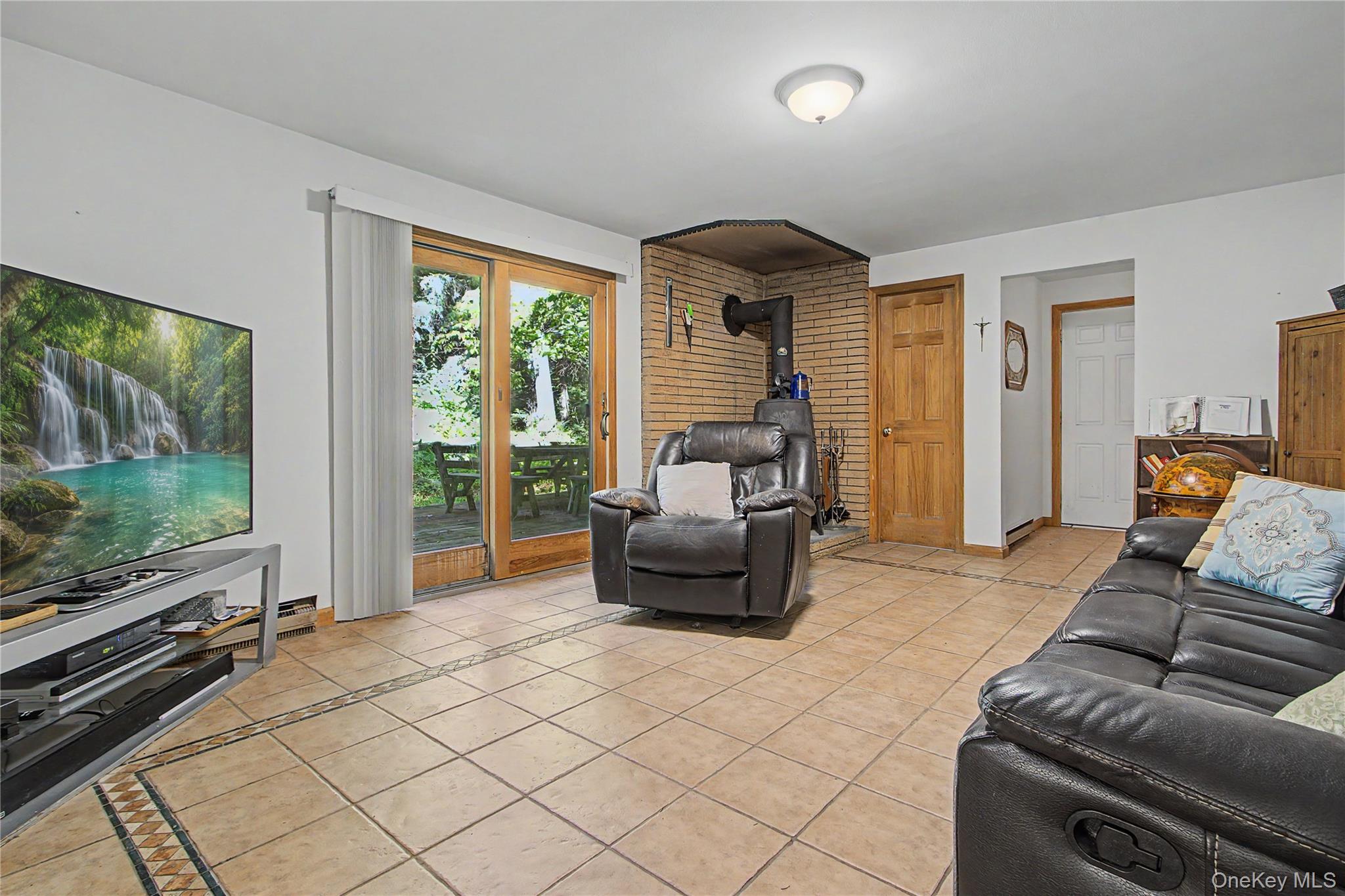 21 Blueberry Lane – For Sale photo 18