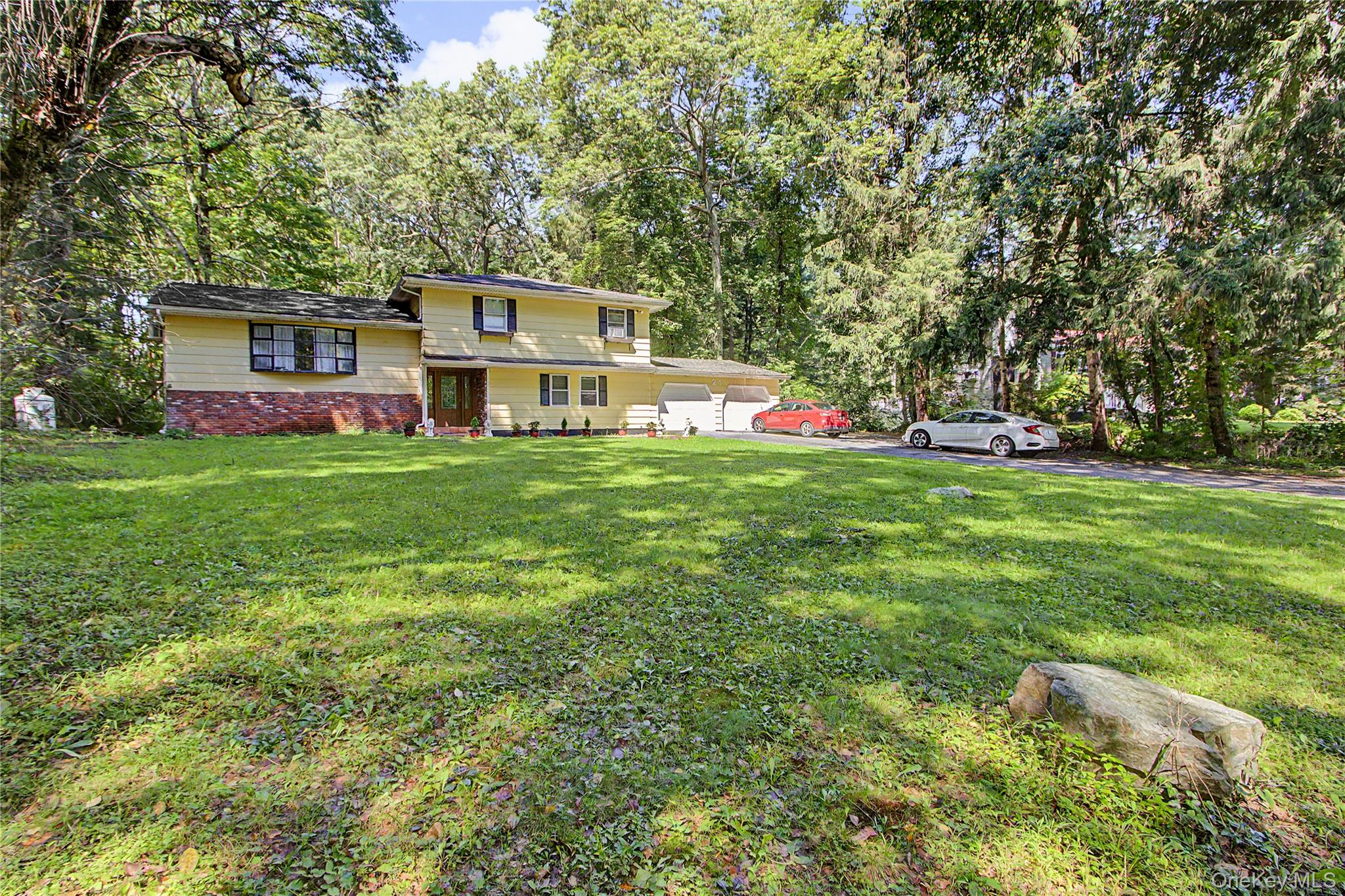 21 Blueberry Lane – For Sale photo 2