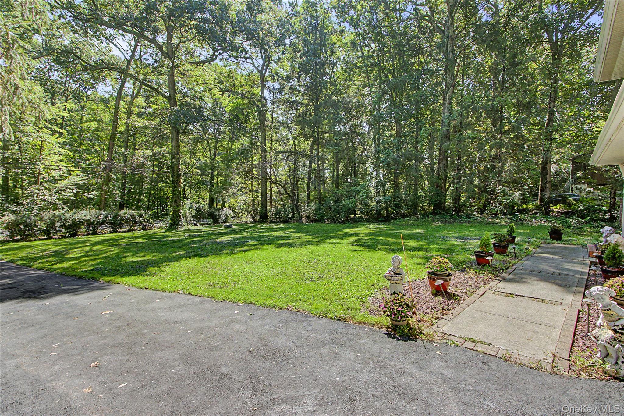 21 Blueberry Lane – For Sale photo 32