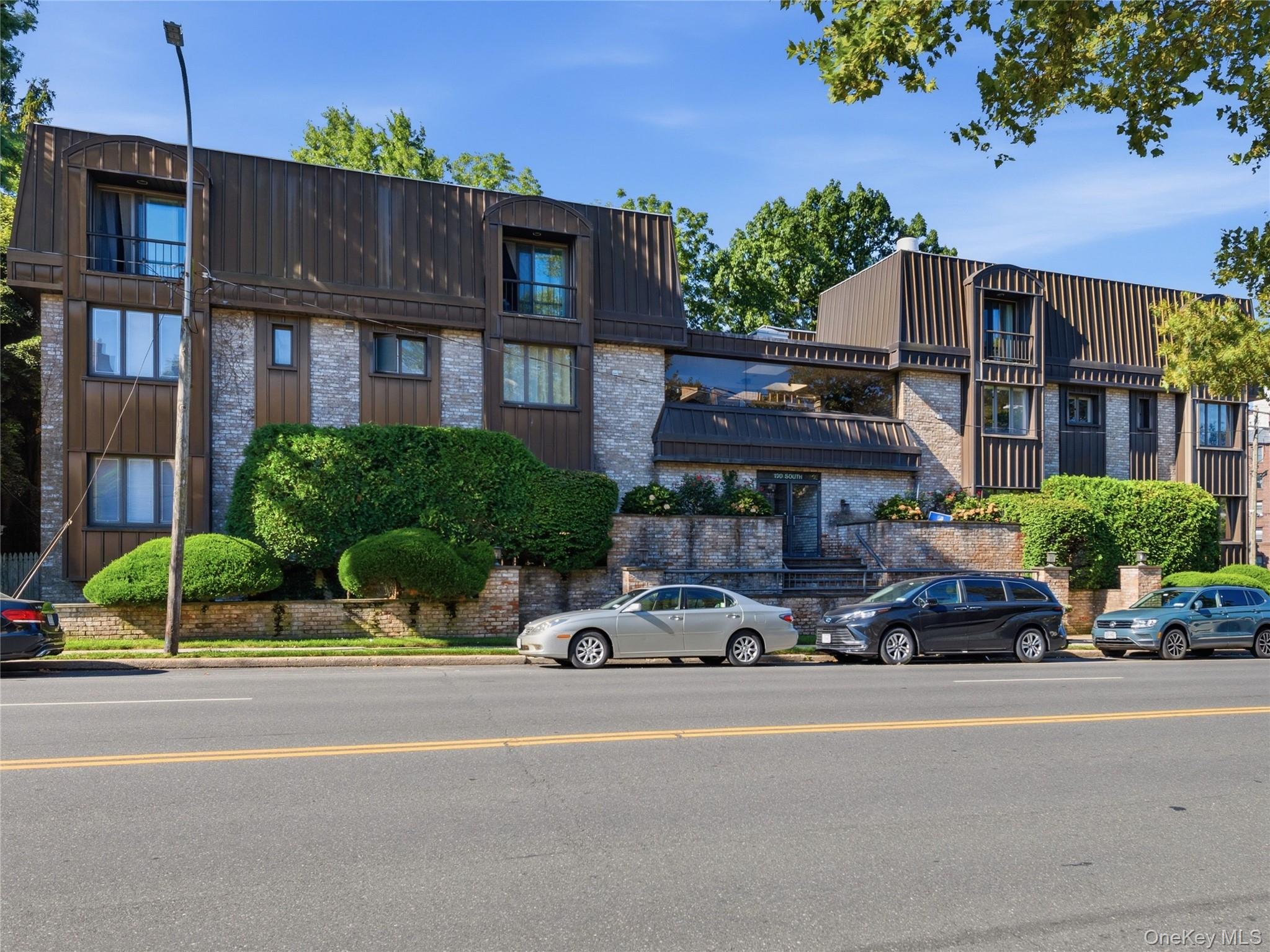 130 S. Middle Neck Road, Unit 6 photo 2