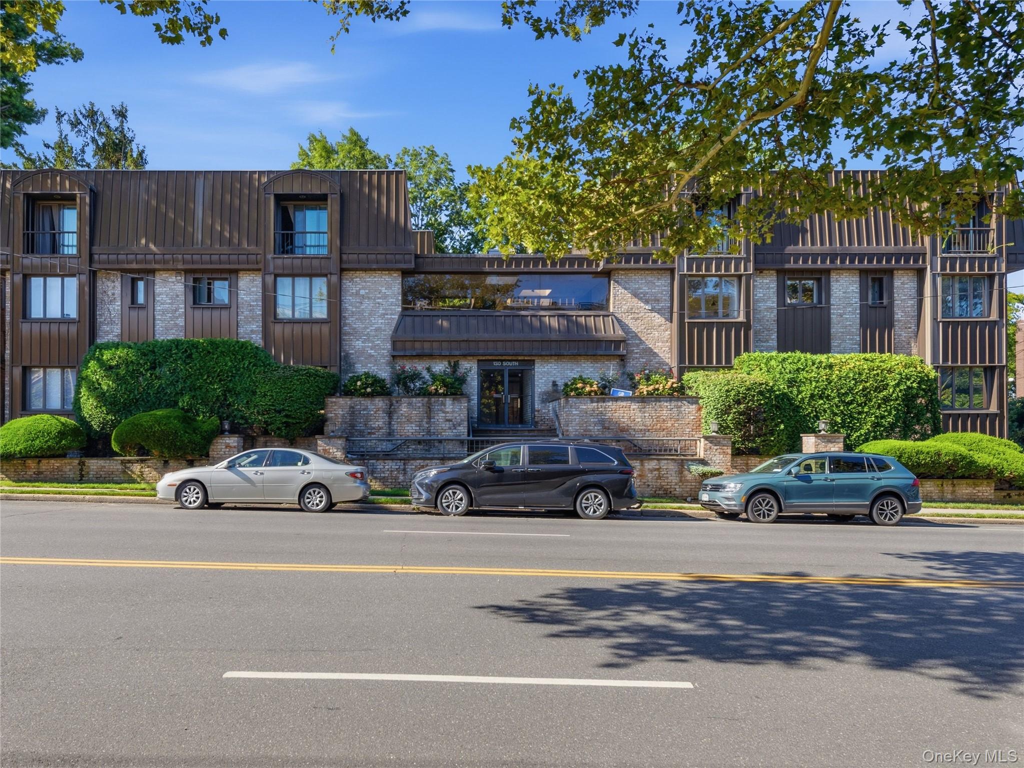 130 S. Middle Neck Road, Unit 6 photo 25