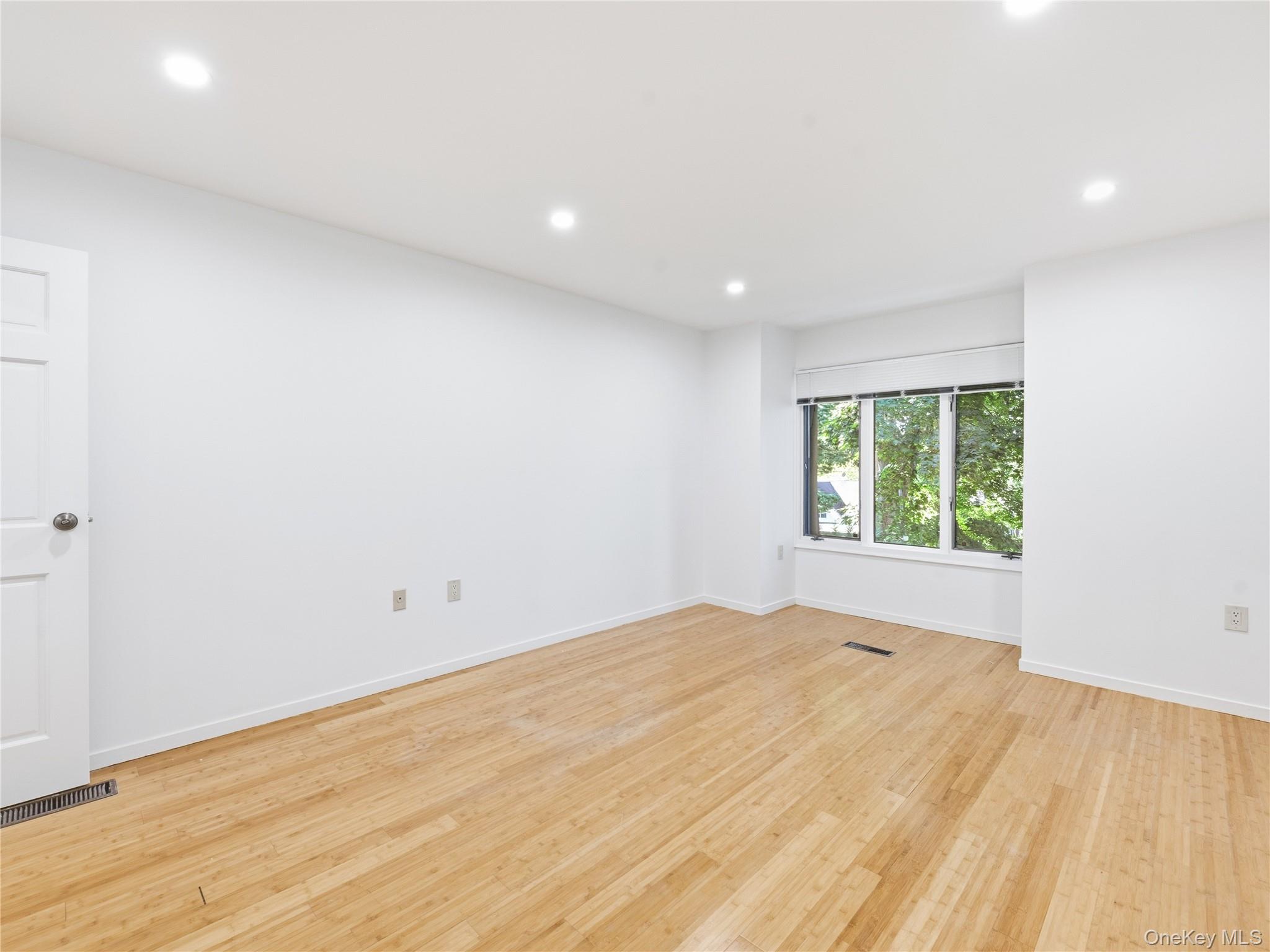 130 S. Middle Neck Road, Unit 6 photo 16