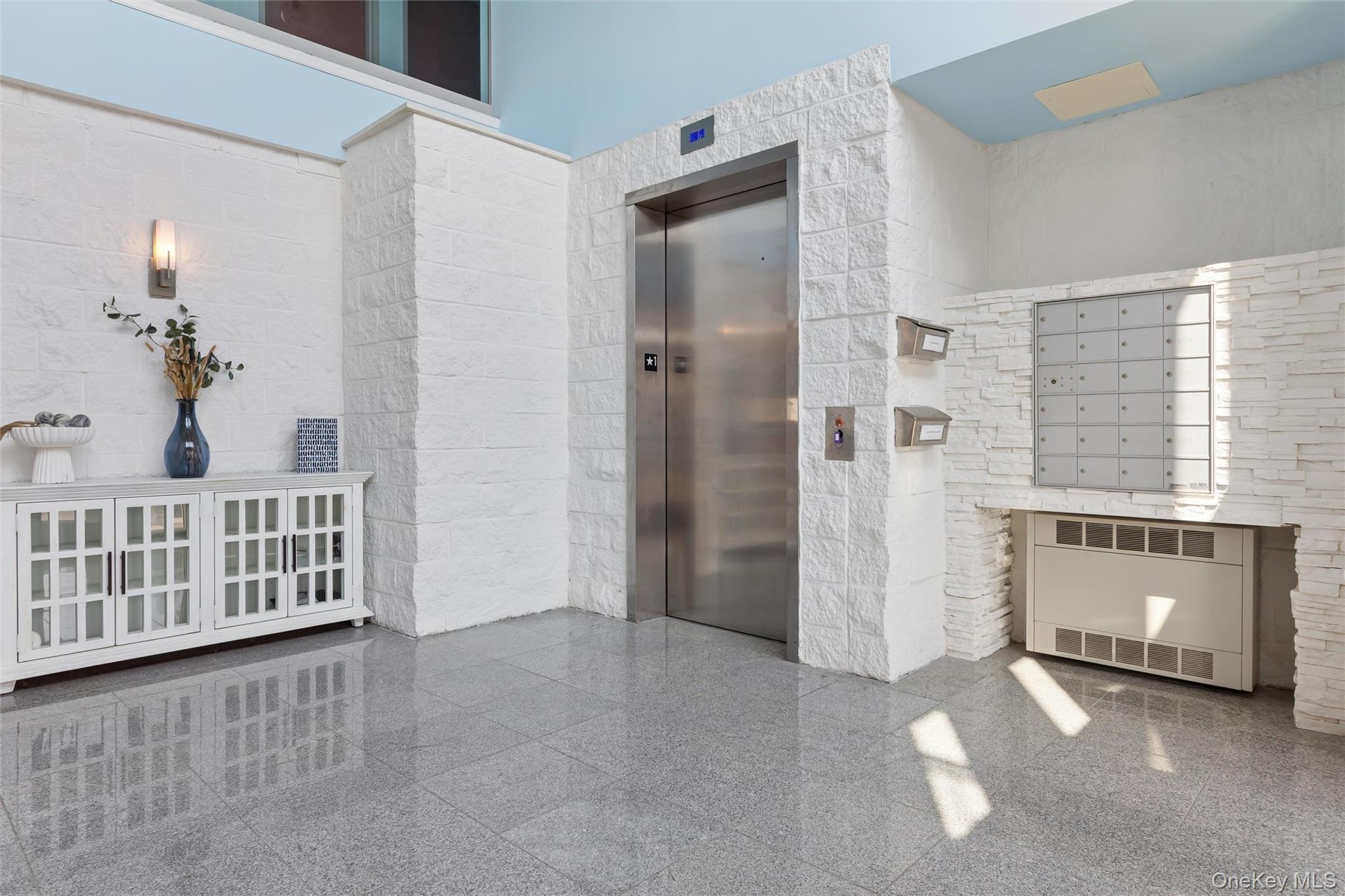 661 W Broadway, Unit 204 photo 23