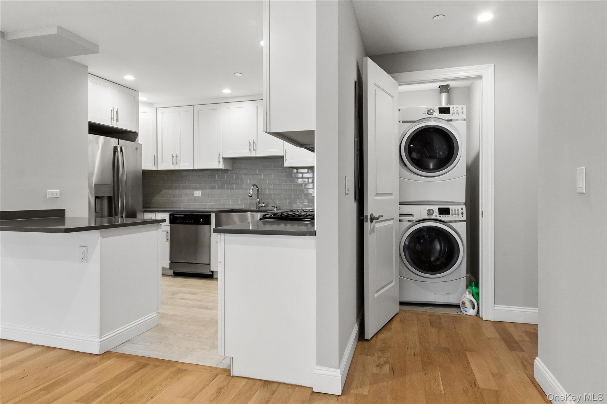 661 W Broadway, Unit 204 photo 9