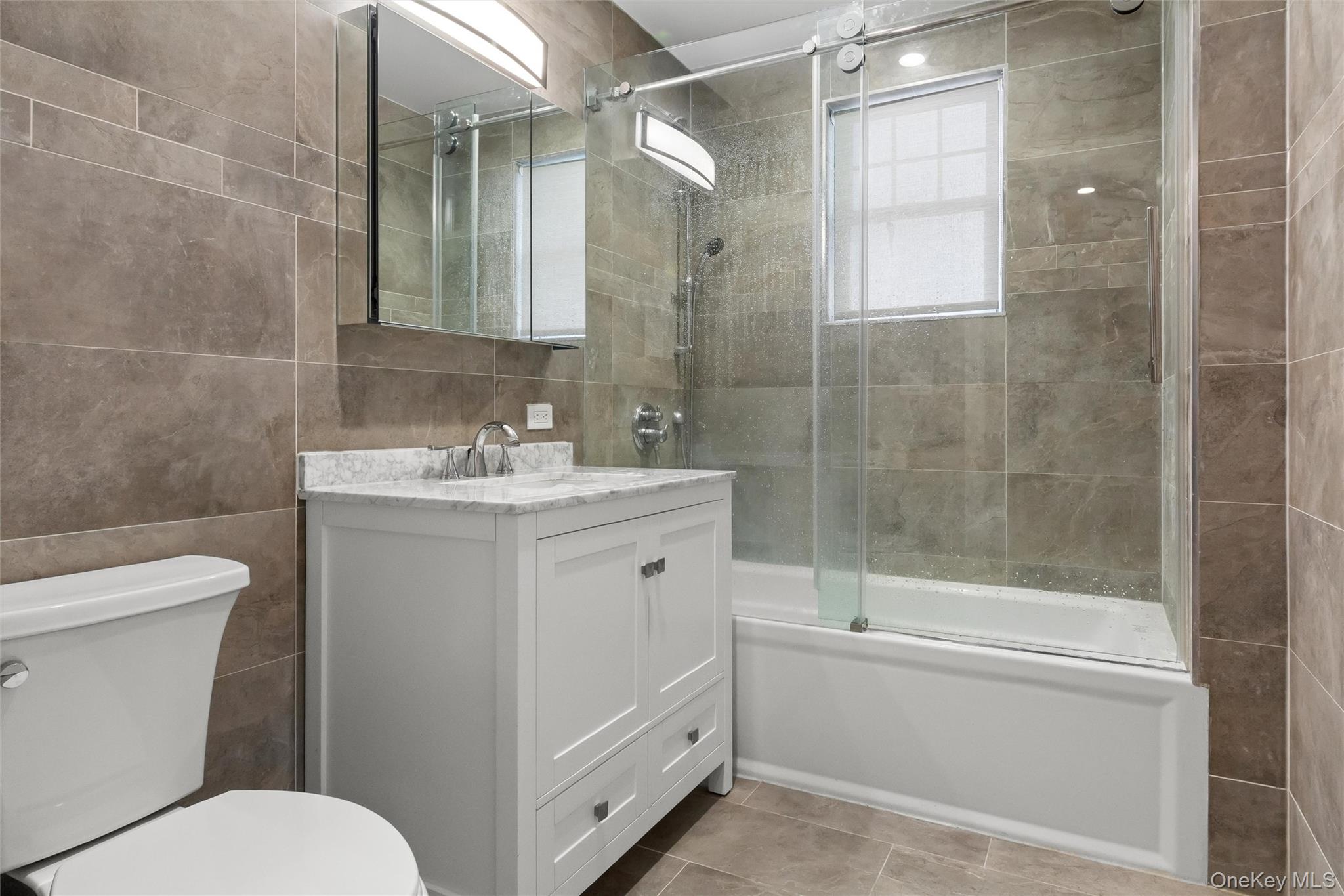 661 W Broadway, Unit 204 photo 10