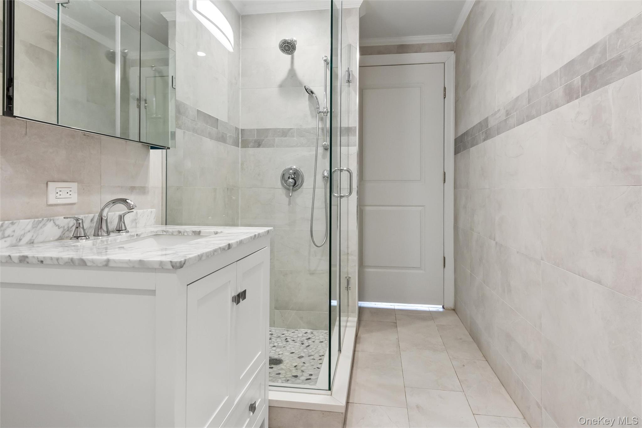 661 W Broadway, Unit 204 photo 16