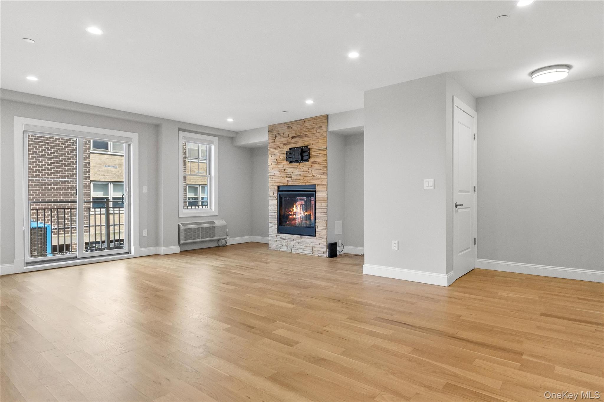 661 W Broadway, Unit 204 photo 3