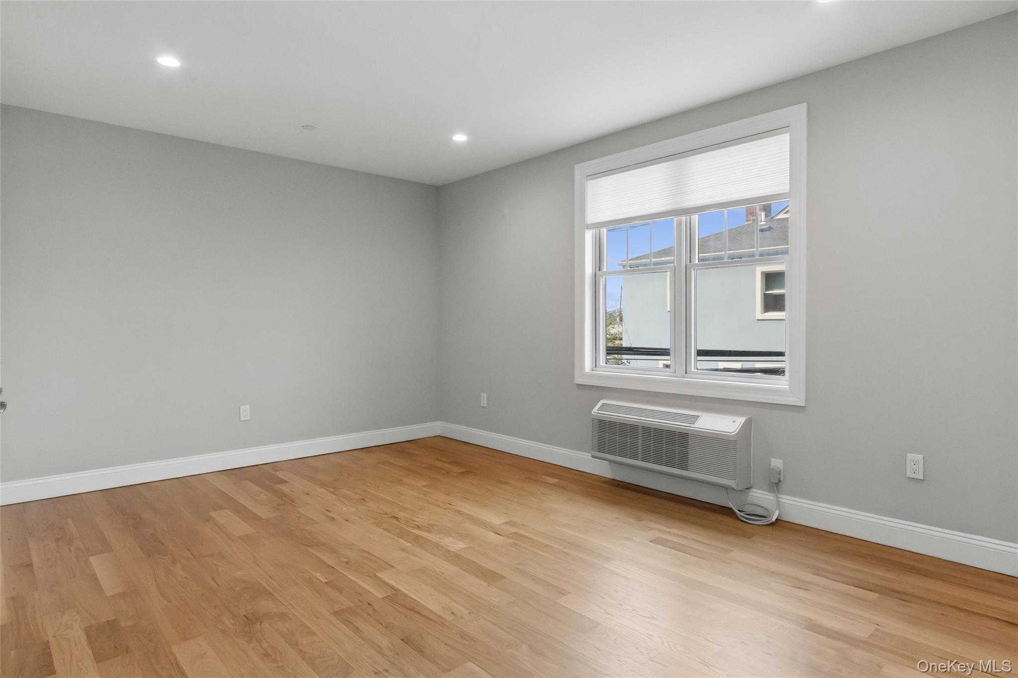 661 W Broadway, Unit 204 photo 13
