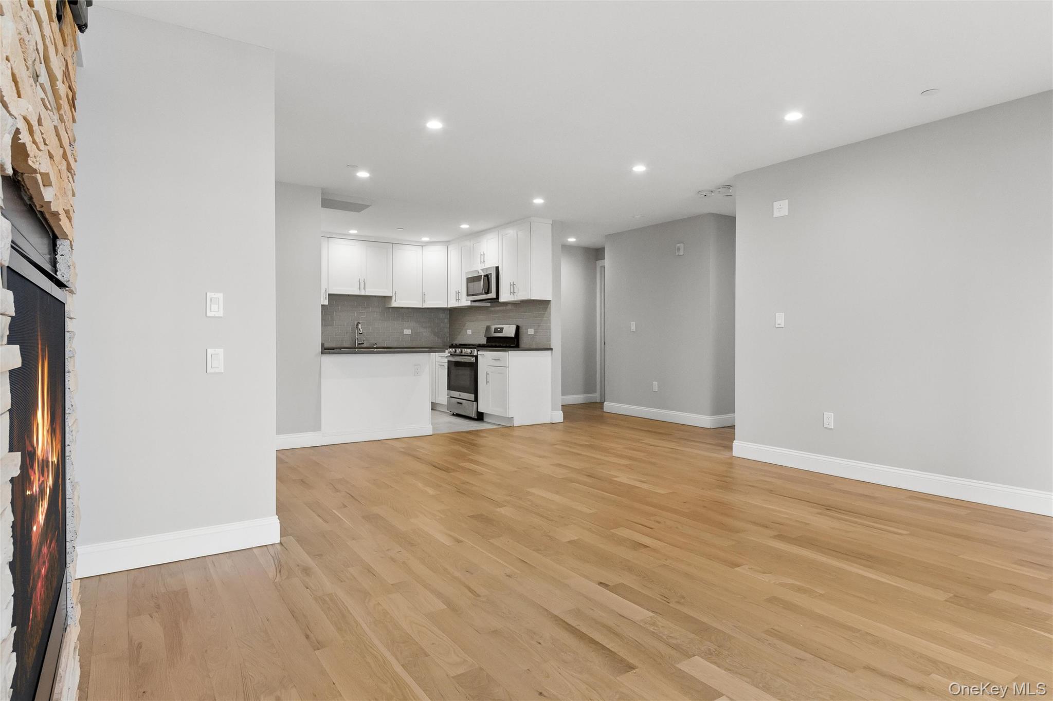 661 W Broadway, Unit 204 photo 6