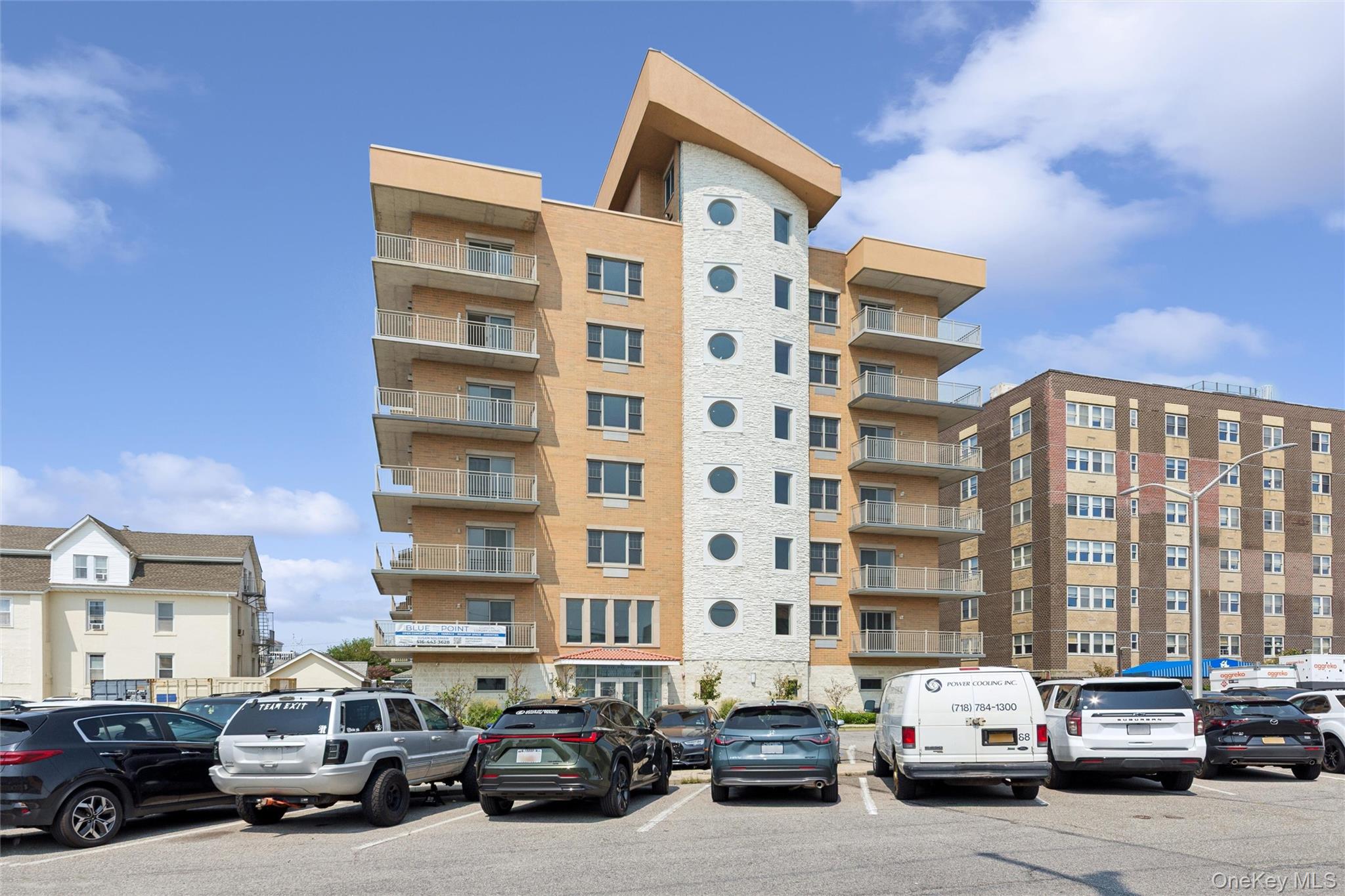 661 W Broadway, Unit 204