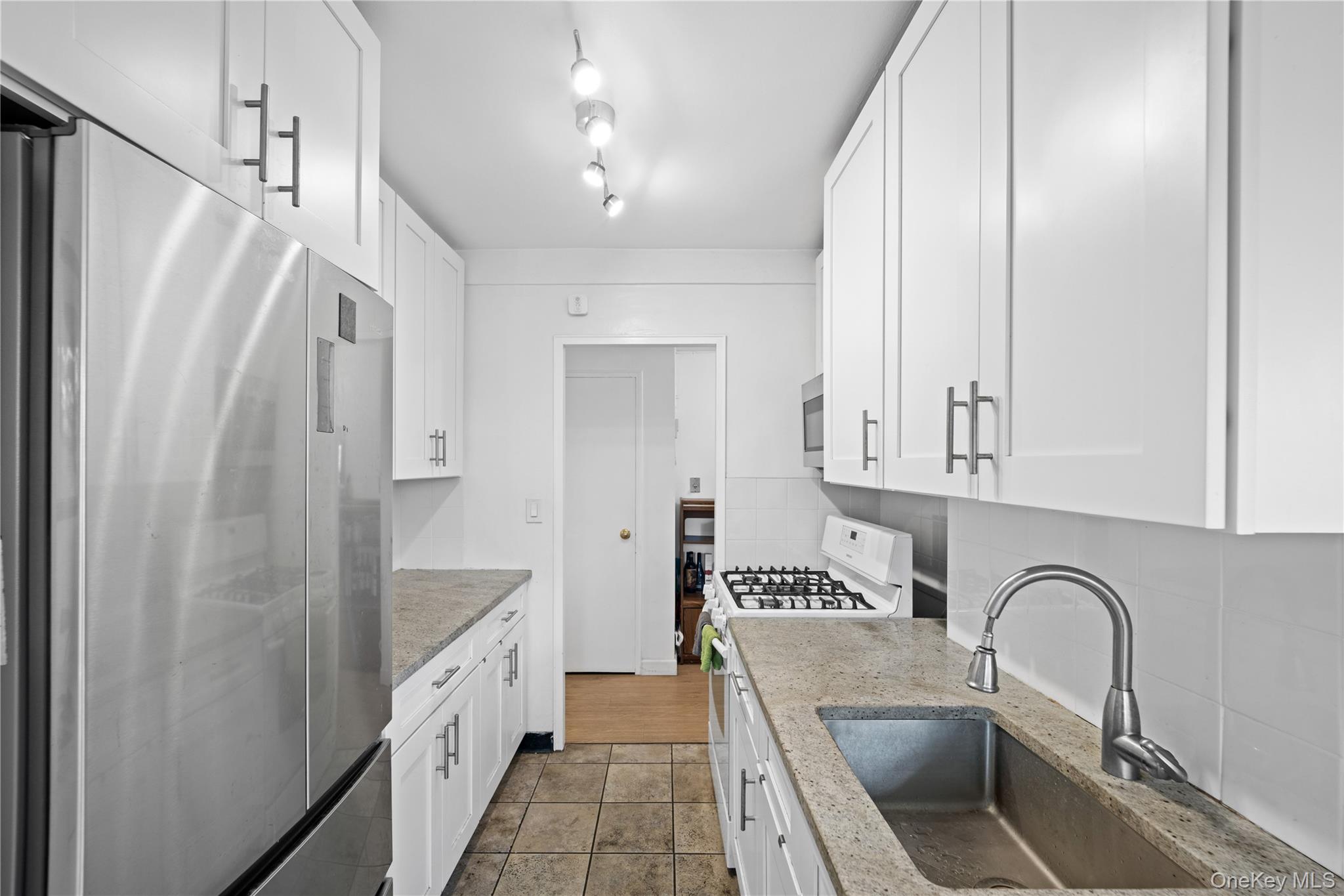 33-64 21st Street, Unit 6C photo 4