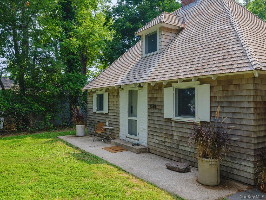 1320 Arshamomaque Avenue – For Sale