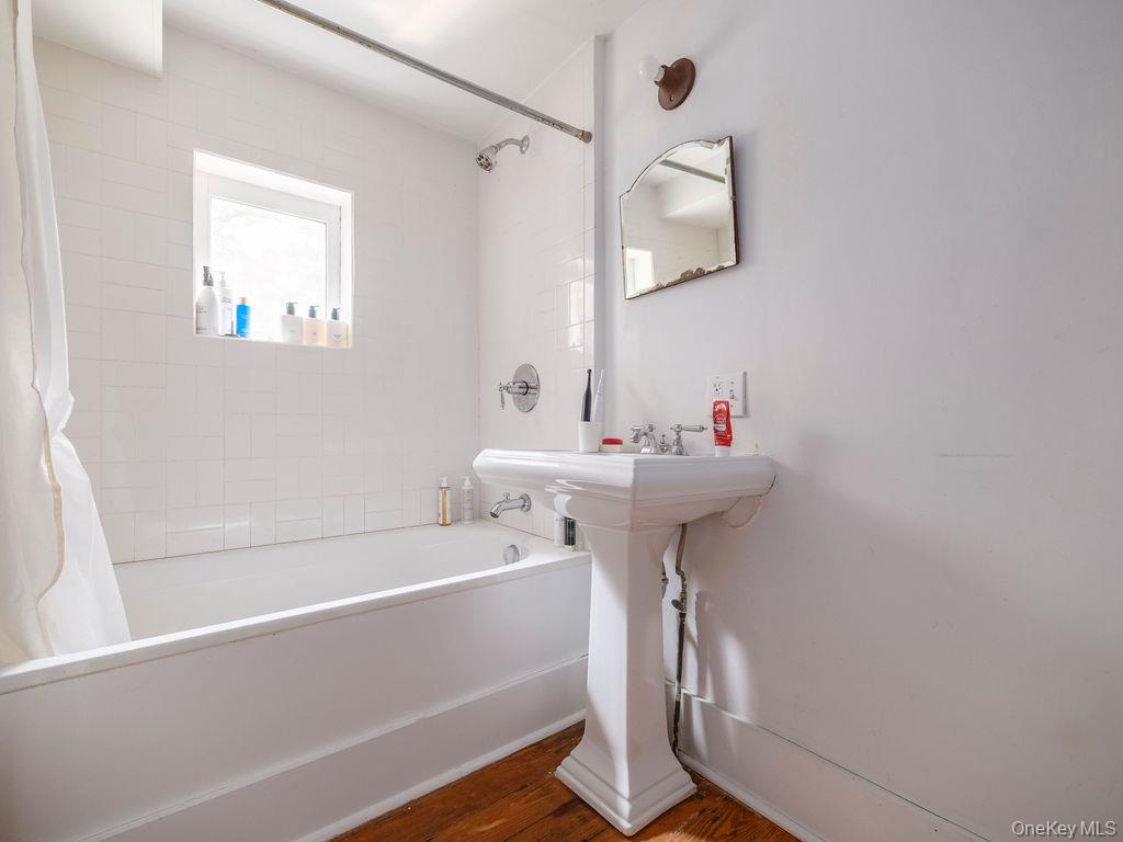 1320 Arshamomaque Avenue – For Sale photo 13