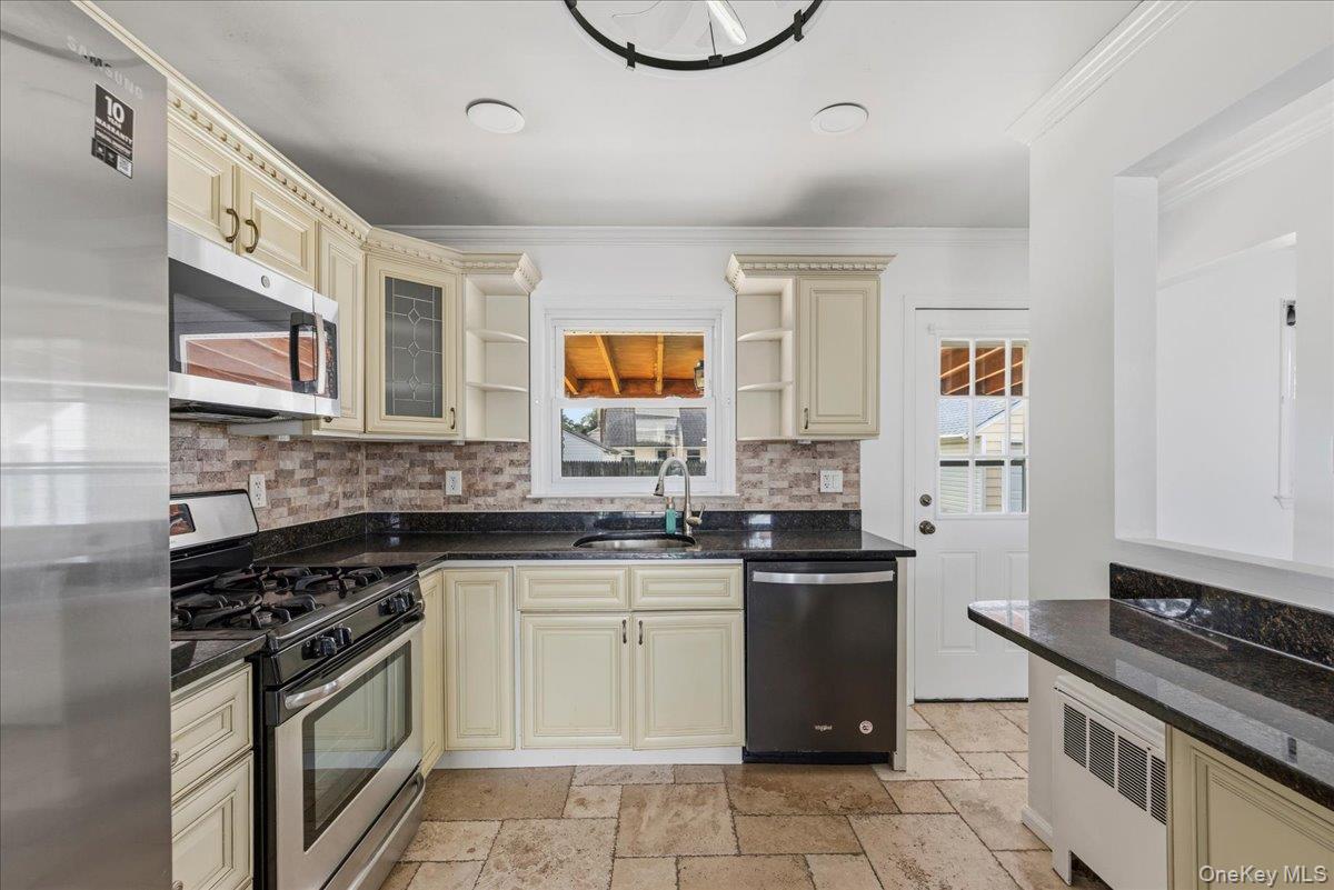 4 Cecil Place – For Rent photo 11