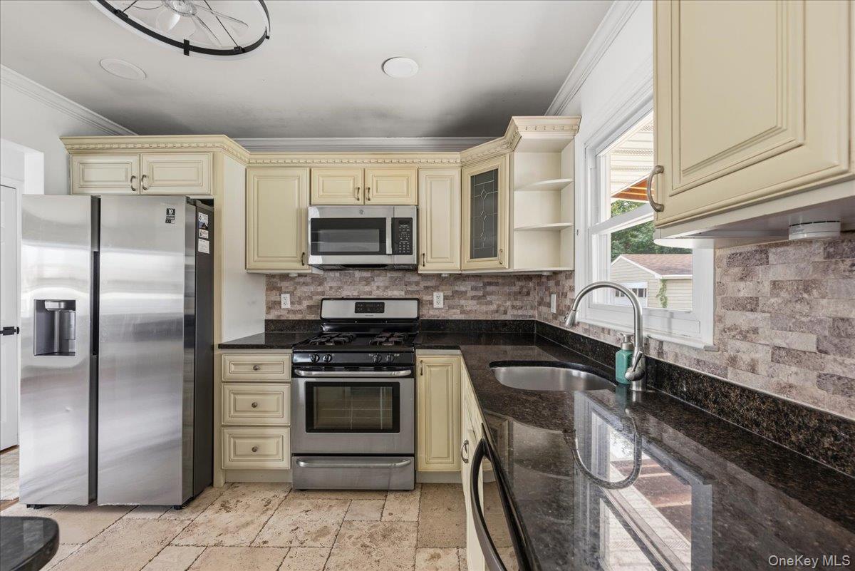 4 Cecil Place – For Rent photo 13