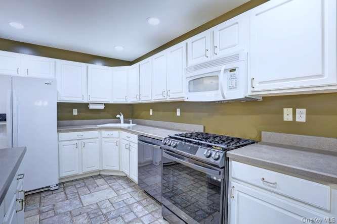 27 Underhill Drive – For Sale photo 17