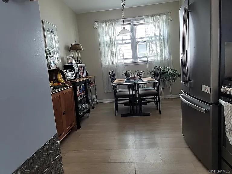 182 Lowell Avenue, Unit upper photo 4