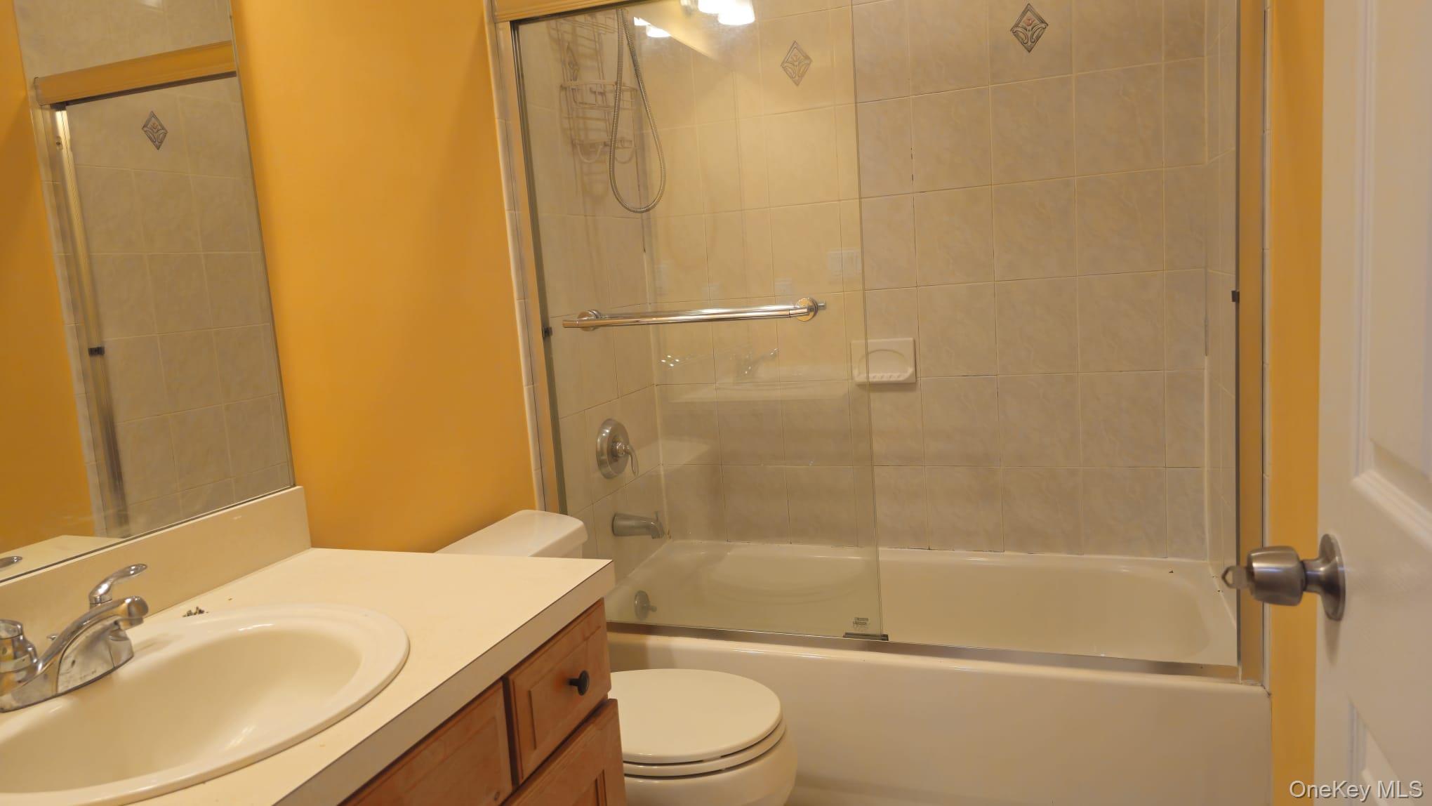 34 Nassau Avenue, Unit 1 photo 12