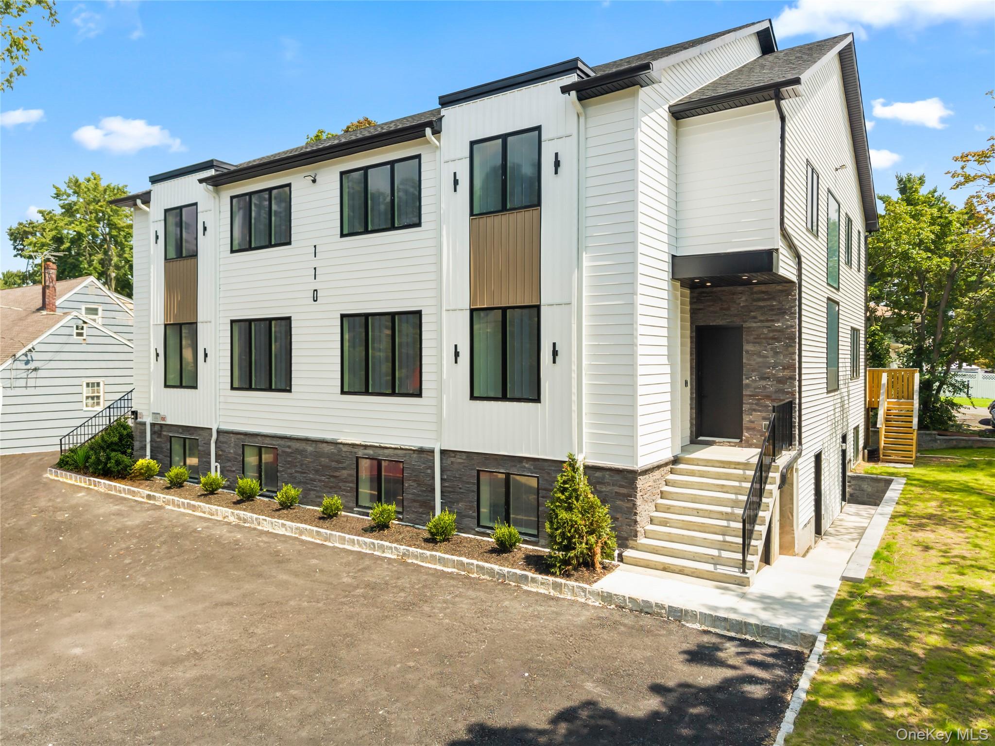 110 Fairview Avenue, Unit #202 photo 3