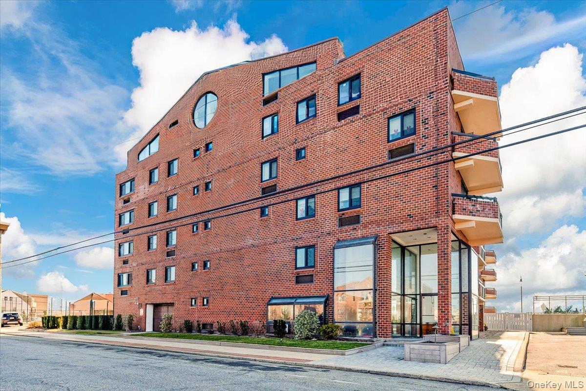 730 W Broadway, Unit 2J photo 24