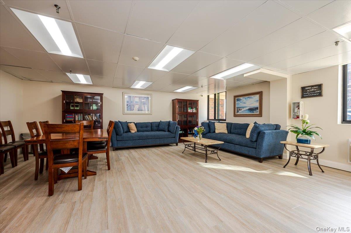 730 W Broadway, Unit 2J photo 22