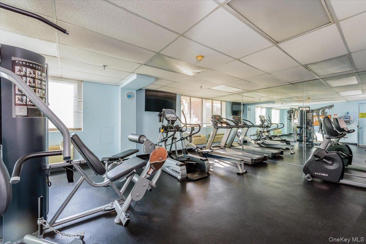 730 W Broadway, Unit 2J photo 21