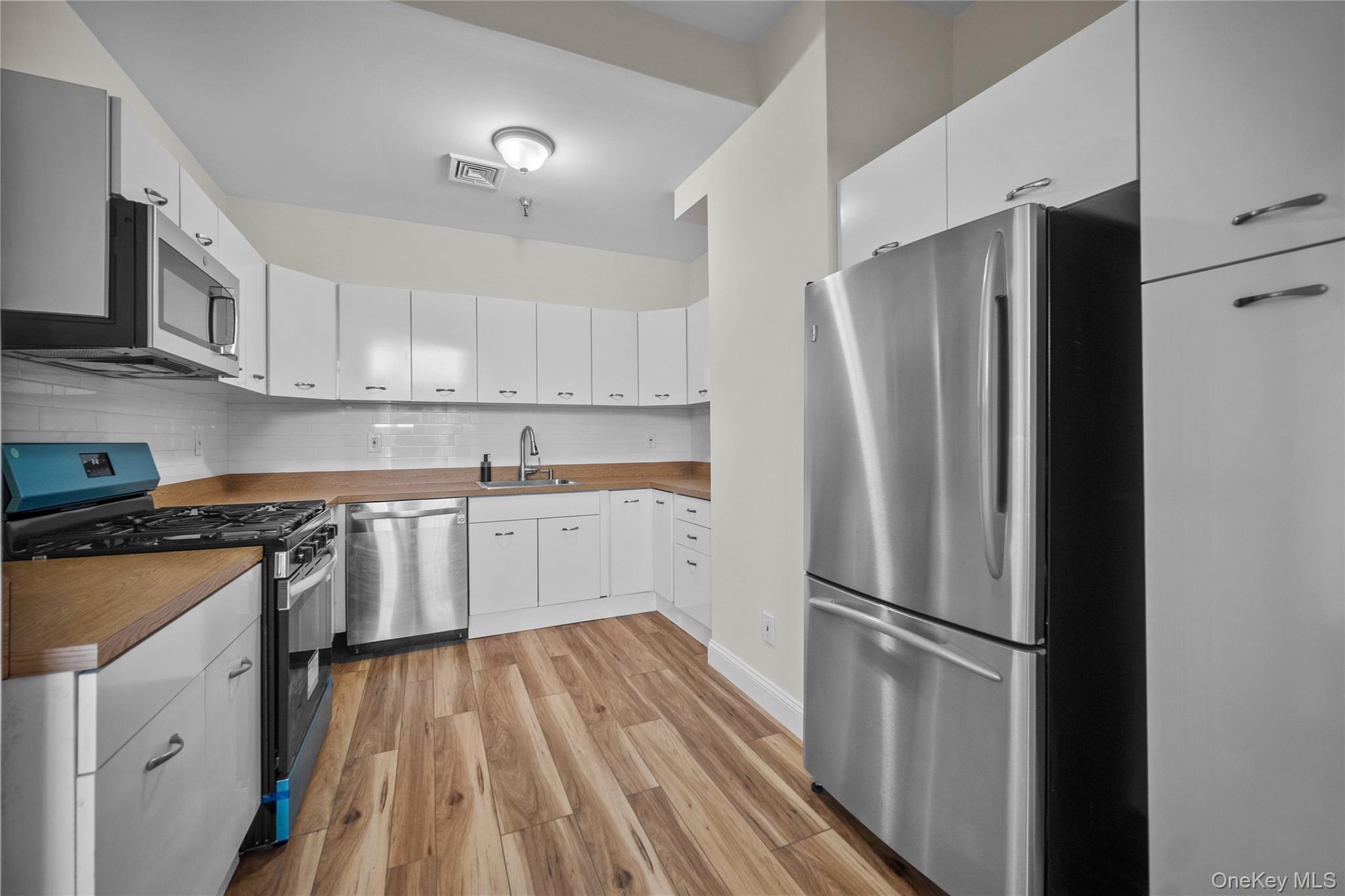 520 Ashford Avenue, Unit 5 photo 15