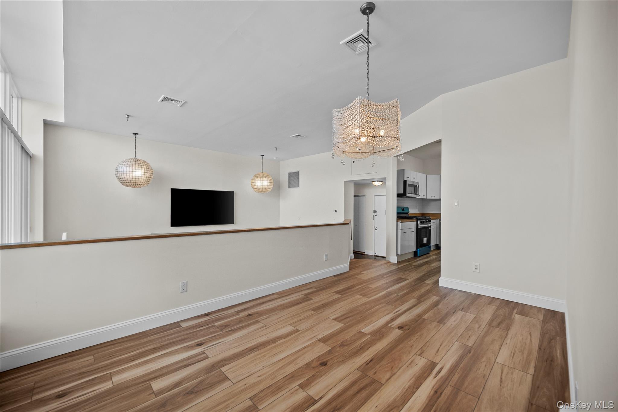 520 Ashford Avenue, Unit 5 photo 13