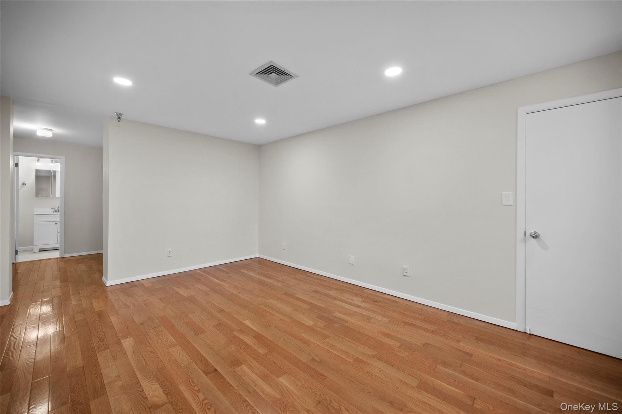 520 Ashford Avenue, Unit 5 photo 21