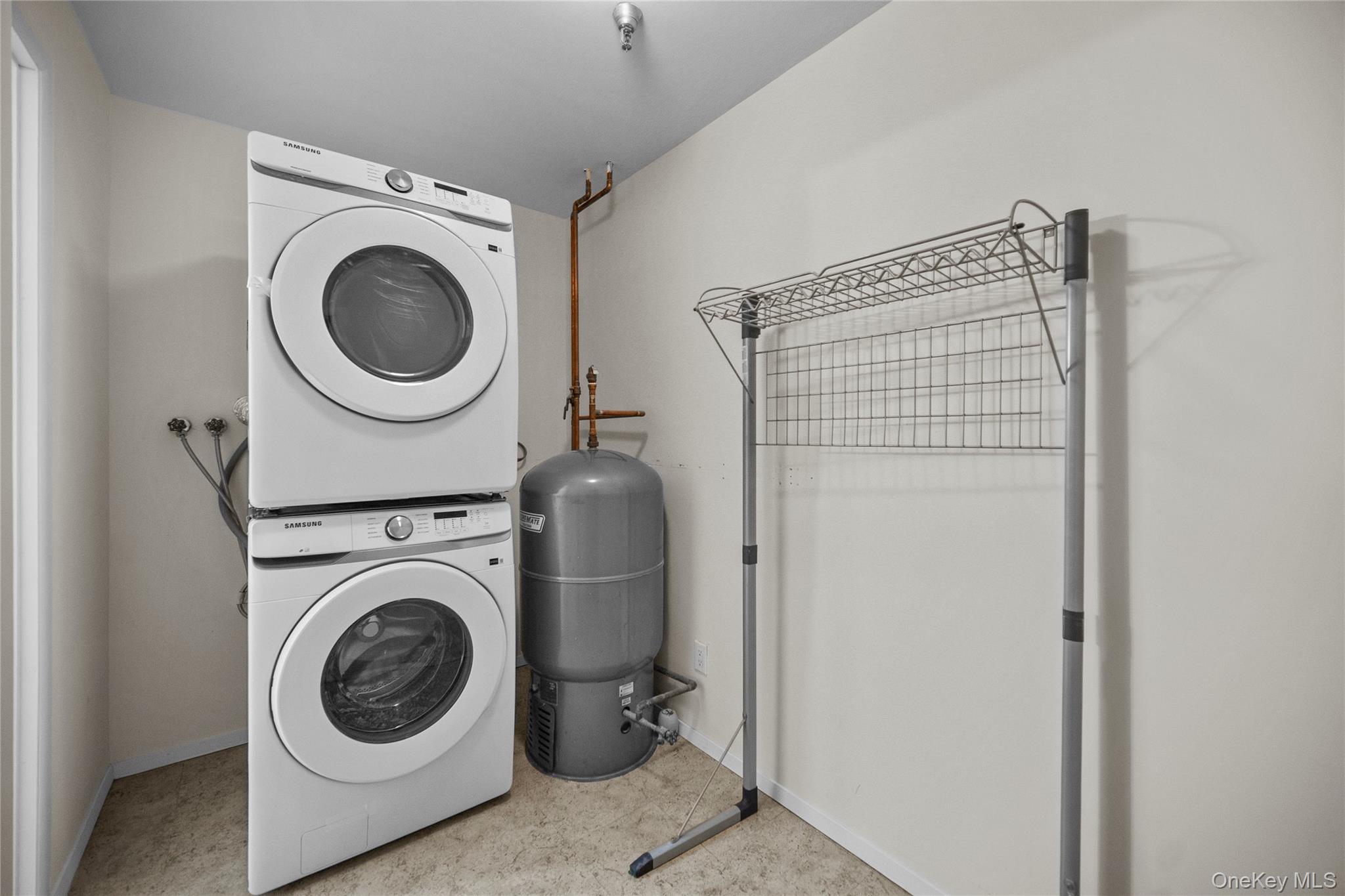 520 Ashford Avenue, Unit 5 photo 26