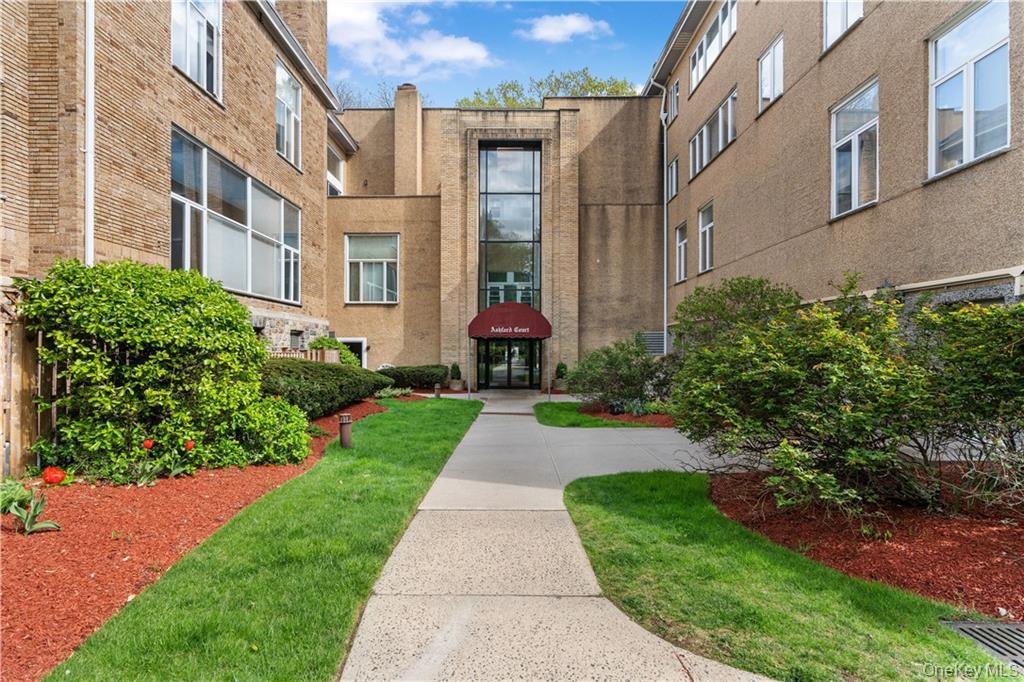 520 Ashford Avenue, Unit 5