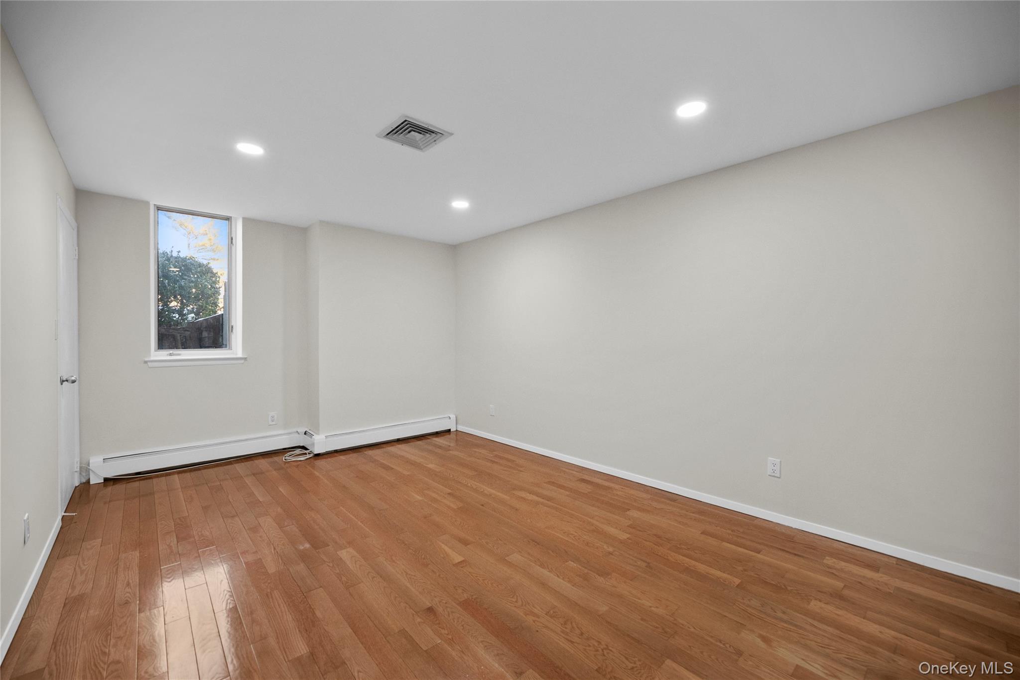 520 Ashford Avenue, Unit 5 photo 23